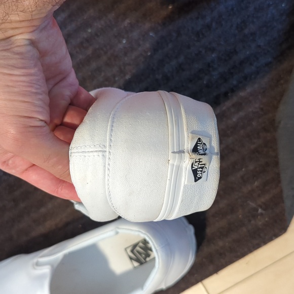 Vans - Picture 6 of 9